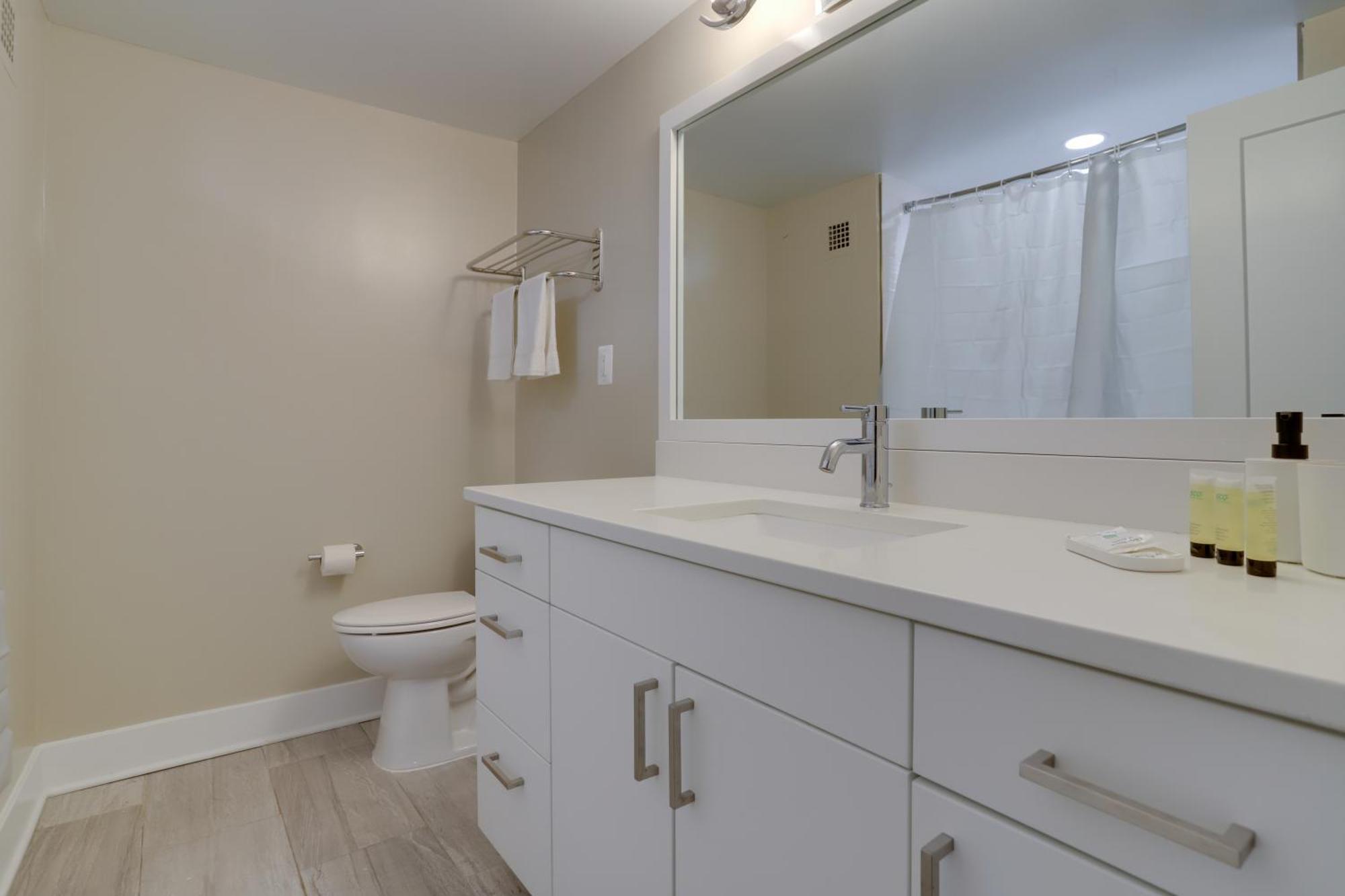 Elegant For Business Travelers At Crystal Apartment Arlington