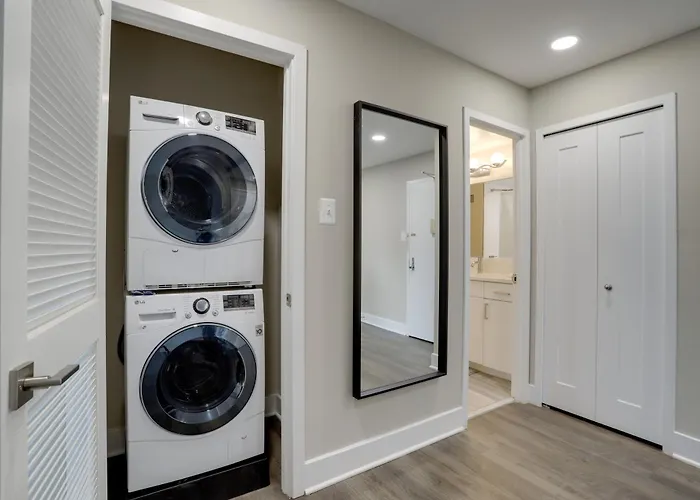 Elegant Apartment For Business Travelers At Crystal City